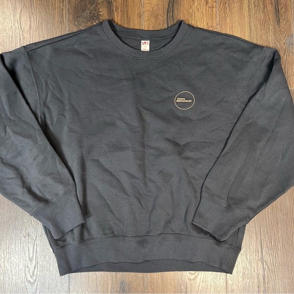 Uniqlo Disney Dearest Friends Oversized Sweatshirt SZ SM - Picture 1 of 6